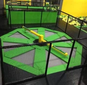 Unutarnji trampolin park briše trampolin